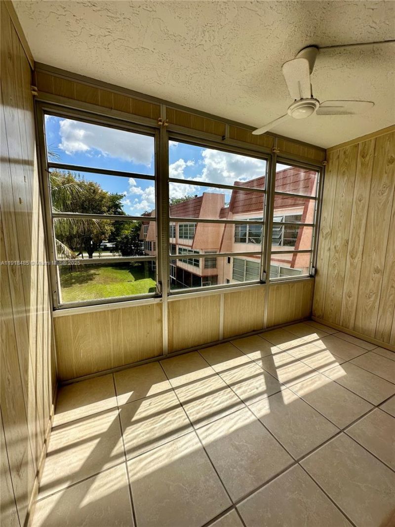 9101 Lime Bay Blvd, Unit 302, Tamarac, FL 33321 Photo