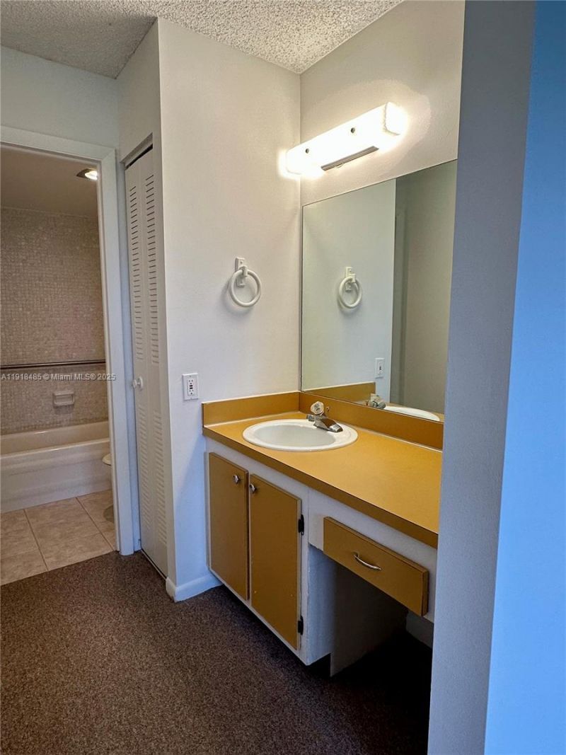 9101 Lime Bay Blvd, Unit 302, Tamarac, FL 33321 Photo