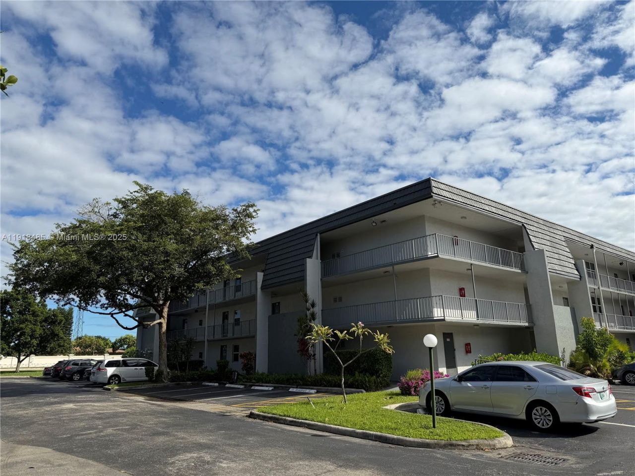 9101 Lime Bay Blvd, Unit 302, Tamarac, FL 33321 Photo