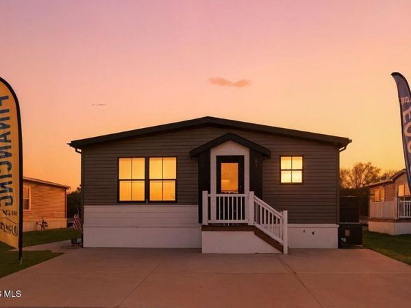 27484 Oregon Road, Perrysburg, OH 43551