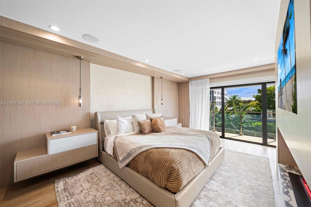 710 S Shore Dr, Miami Beach, FL 33141 Photo