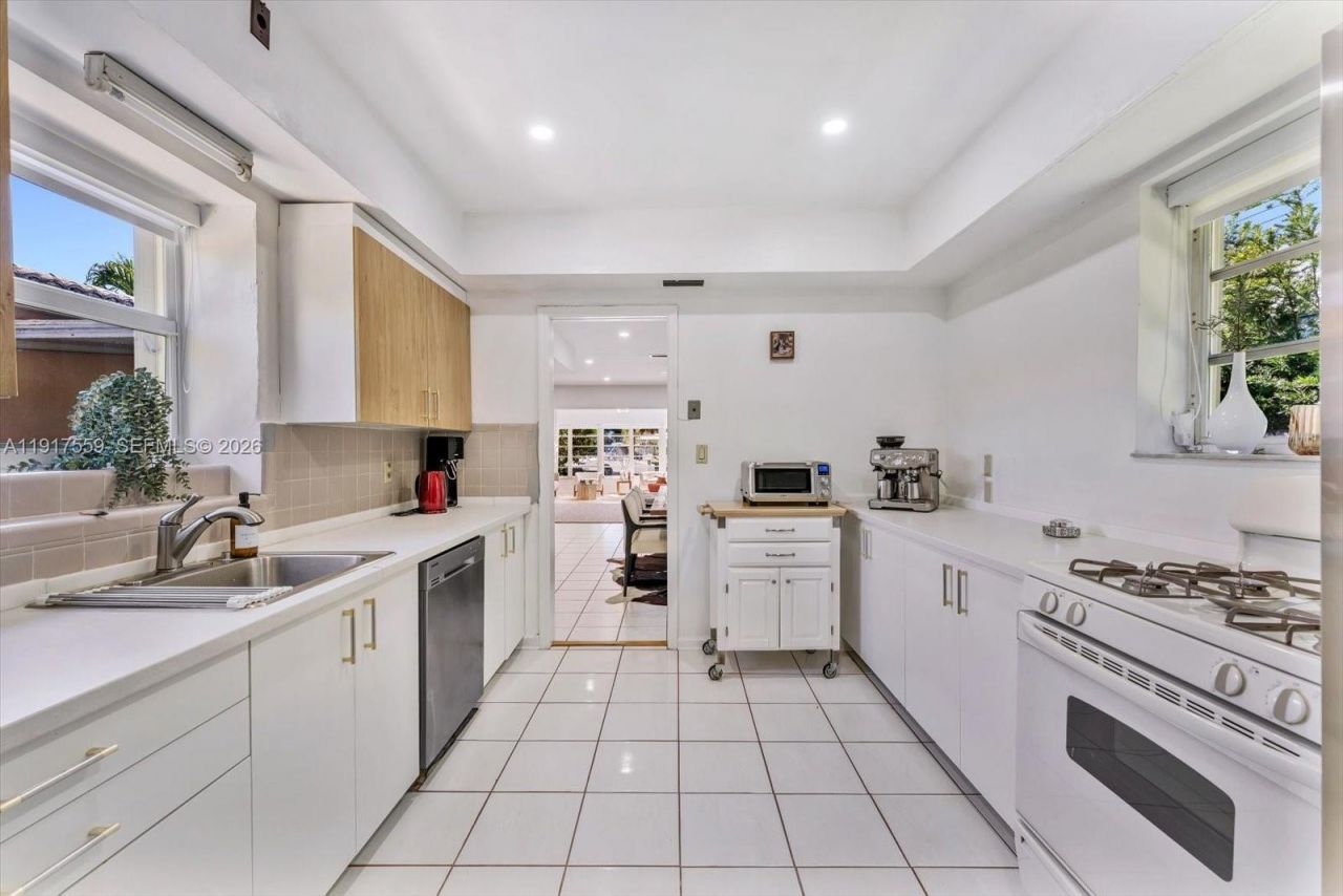 700 S Shore Dr, Miami Beach, FL 33141 Photo