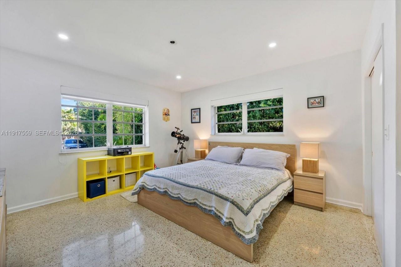 700 S Shore Dr, Miami Beach, FL 33141 Photo