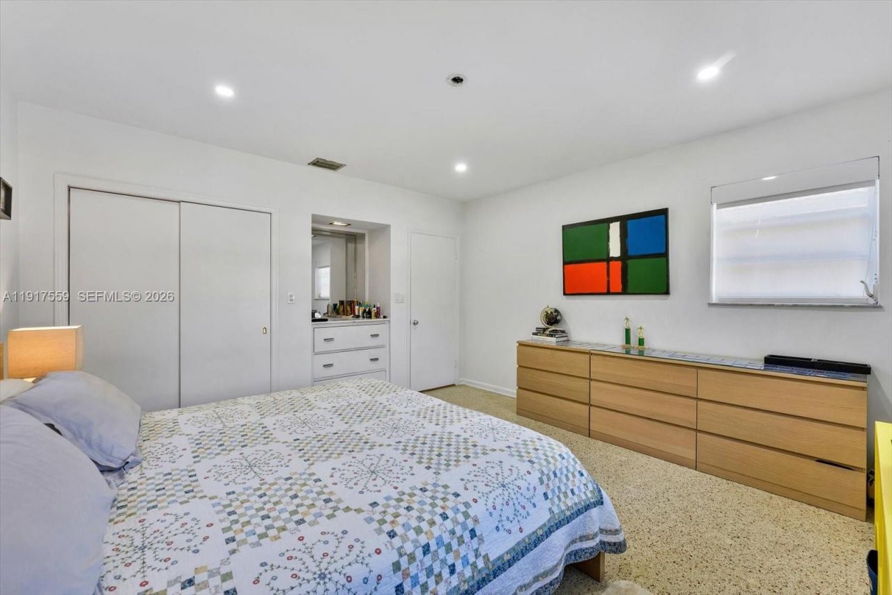 700 S Shore Dr, Miami Beach, FL 33141 Photo