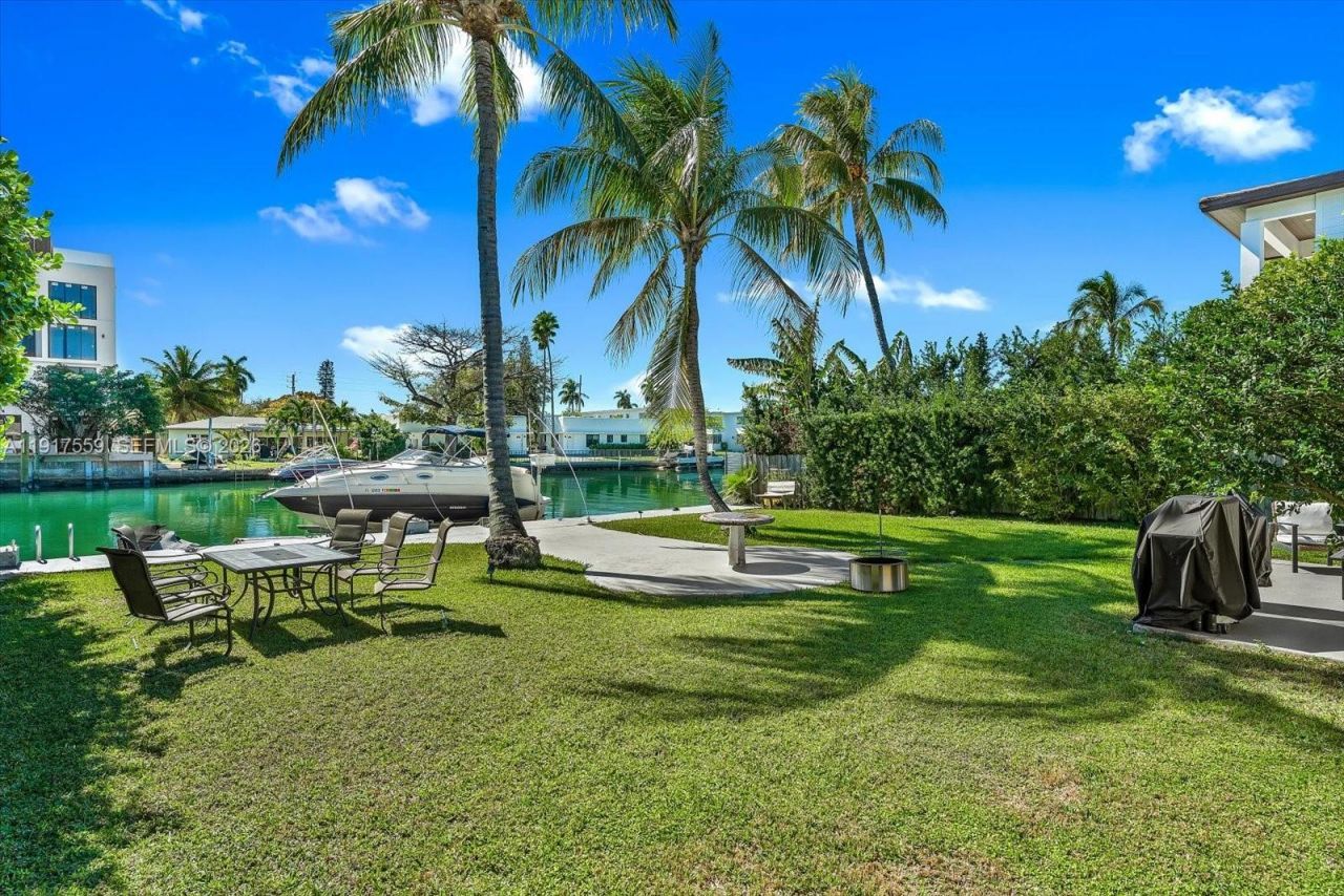 700 S Shore Dr, Miami Beach, FL 33141 Photo