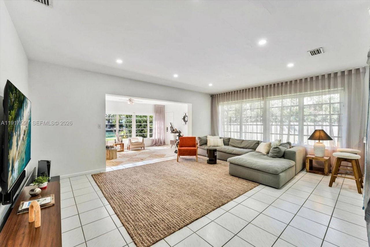 700 S Shore Dr, Miami Beach, FL 33141 Photo