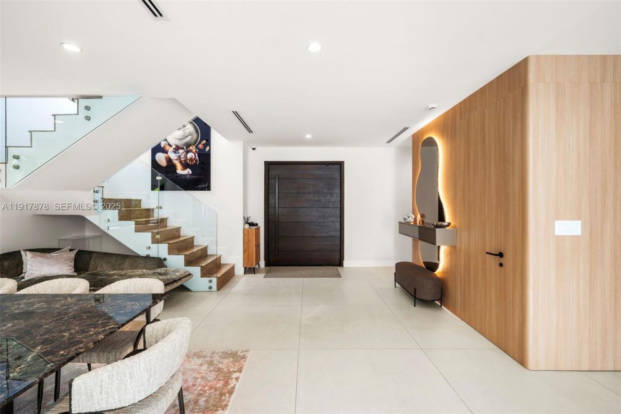 710 + 700 S Shore Dr, Miami Beach, FL 33141 Photo