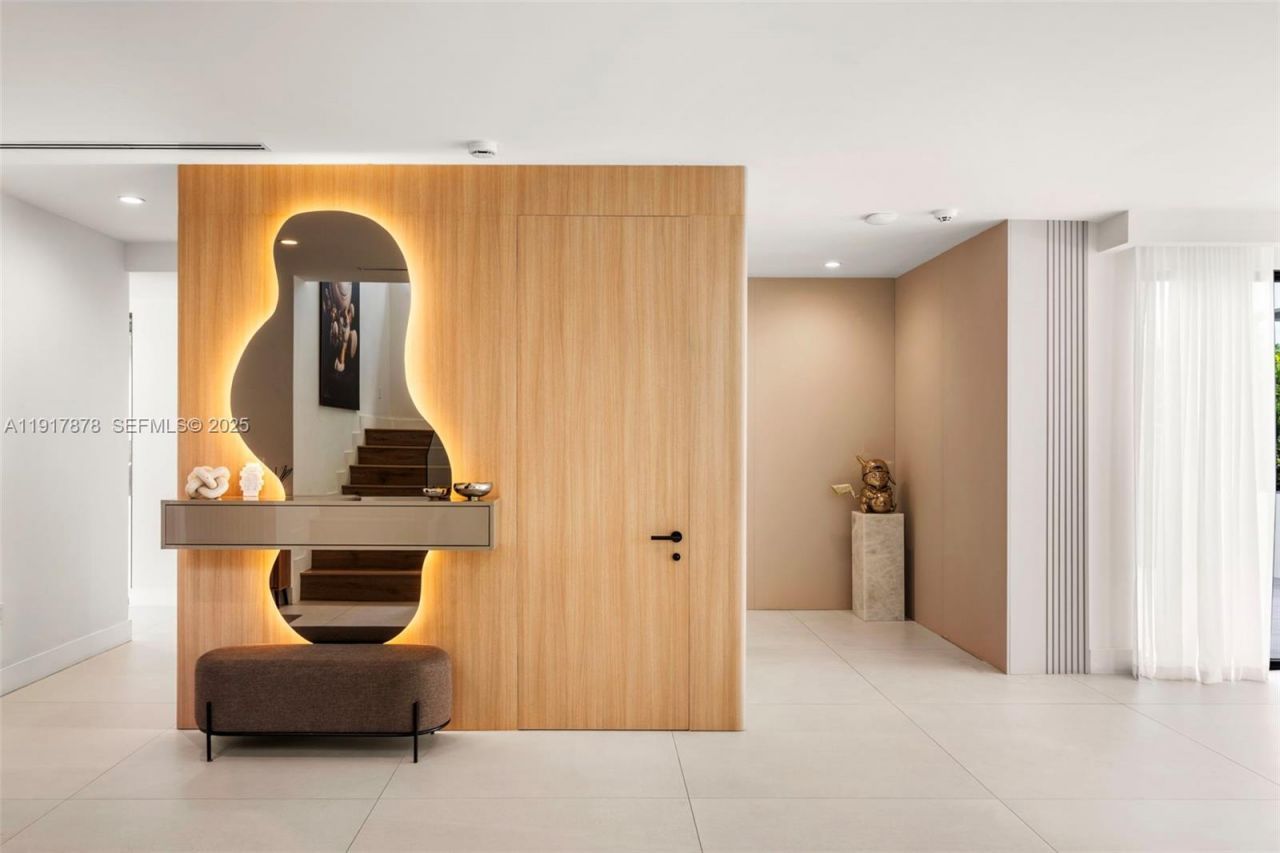 710 + 700 S Shore Dr, Miami Beach, FL 33141 Photo