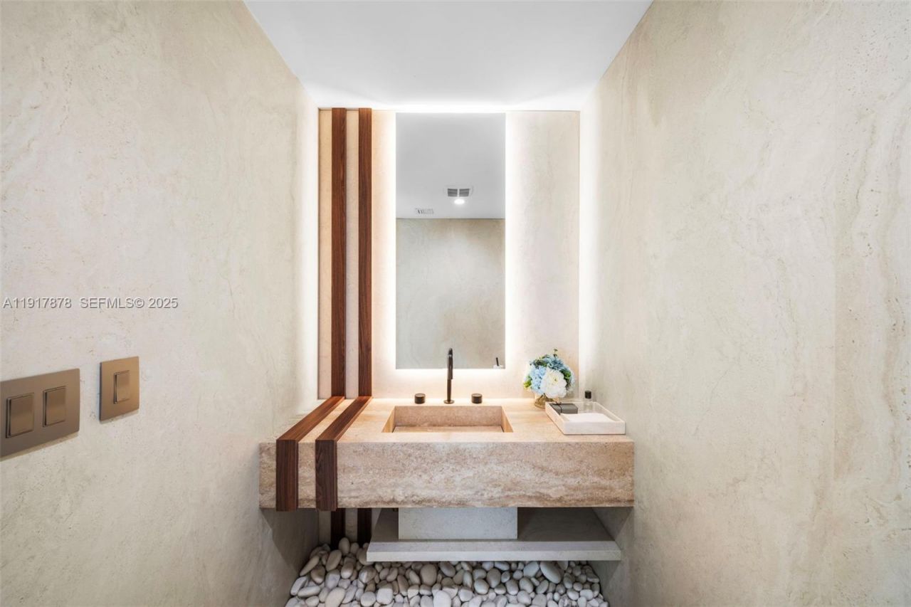 710 + 700 S Shore Dr, Miami Beach, FL 33141 Photo