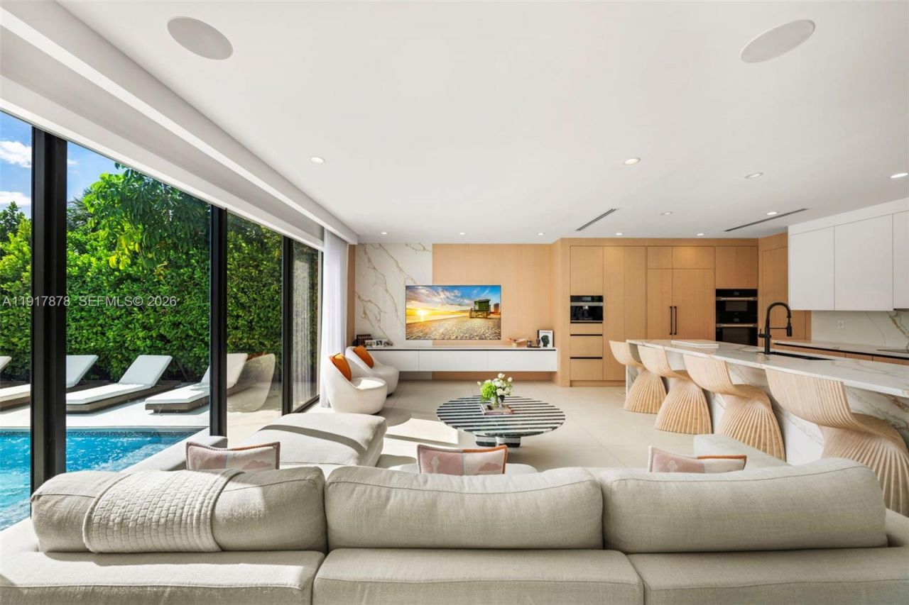 710 + 700 S Shore Dr, Miami Beach, FL 33141 Photo