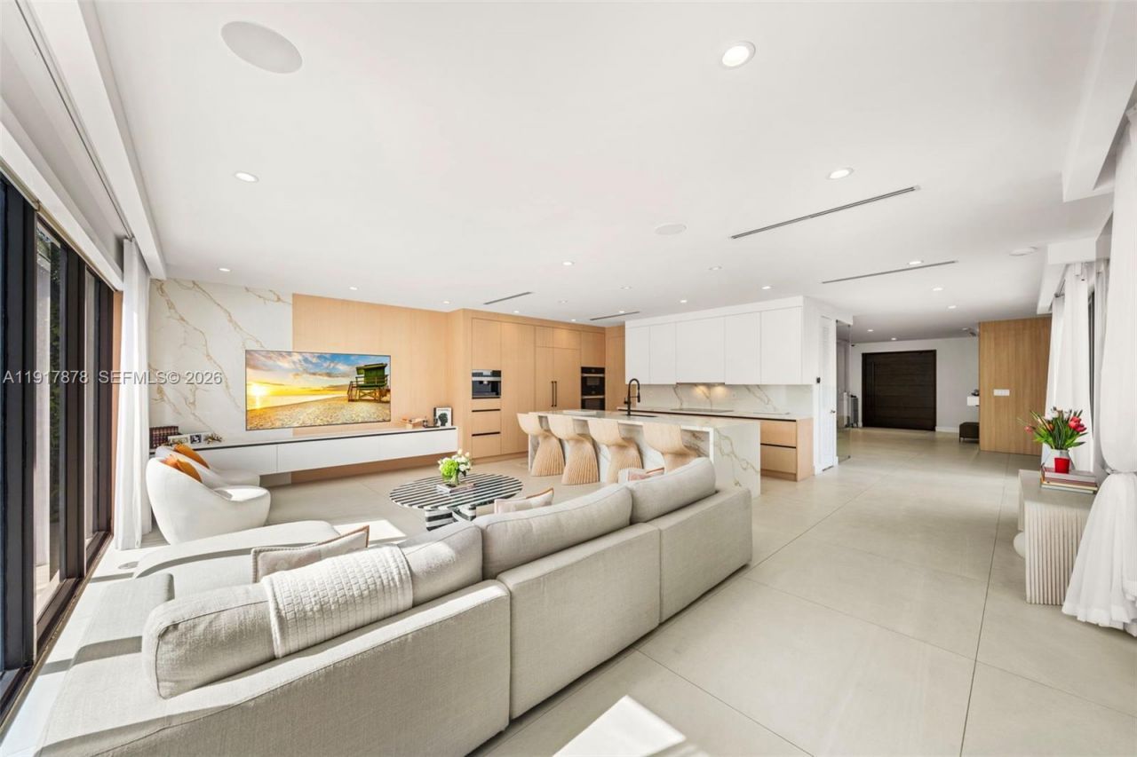 710 + 700 S Shore Dr, Miami Beach, FL 33141 Photo