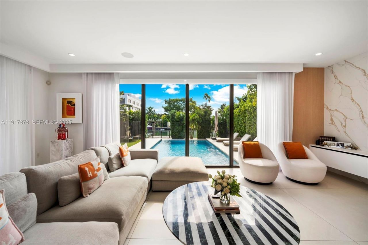 710 + 700 S Shore Dr, Miami Beach, FL 33141 Photo