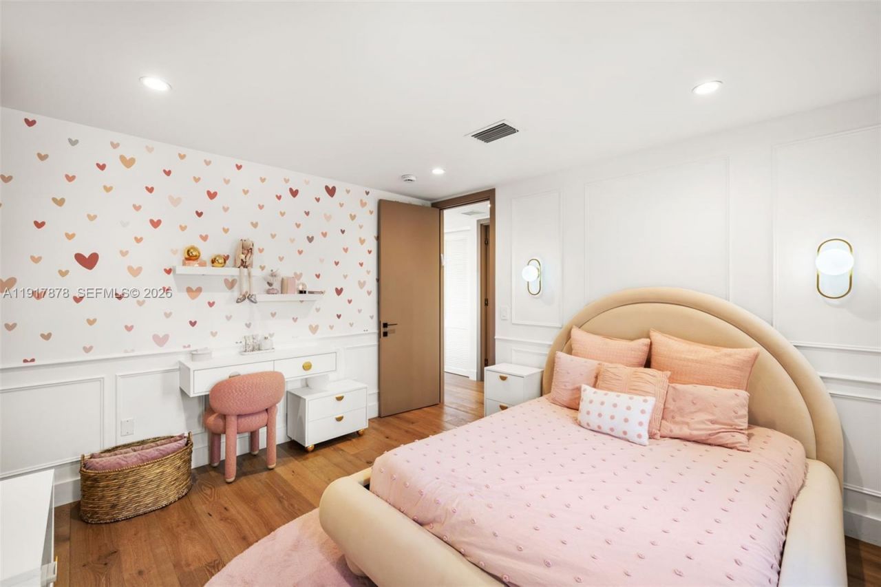 710 + 700 S Shore Dr, Miami Beach, FL 33141 Photo