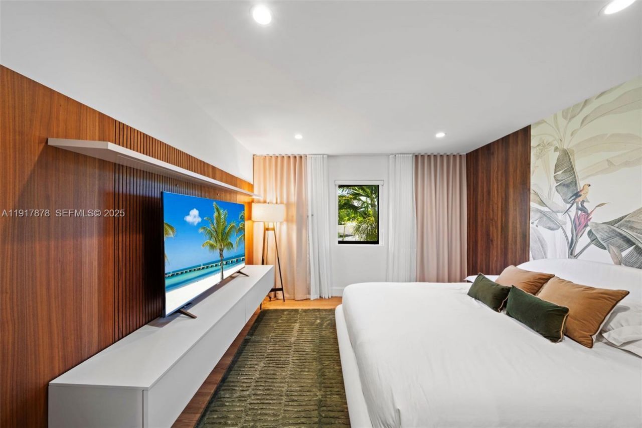 710 + 700 S Shore Dr, Miami Beach, FL 33141 Photo