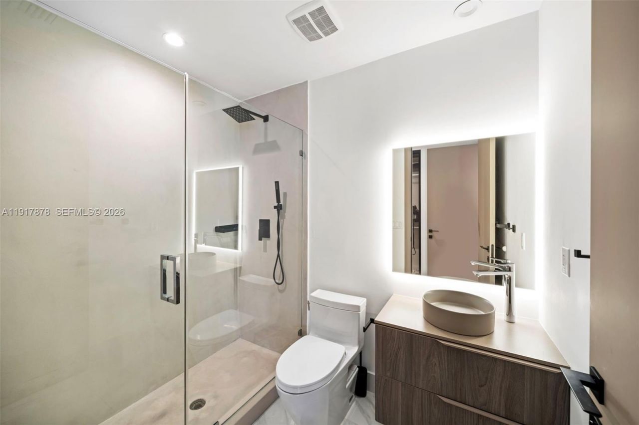 710 + 700 S Shore Dr, Miami Beach, FL 33141 Photo