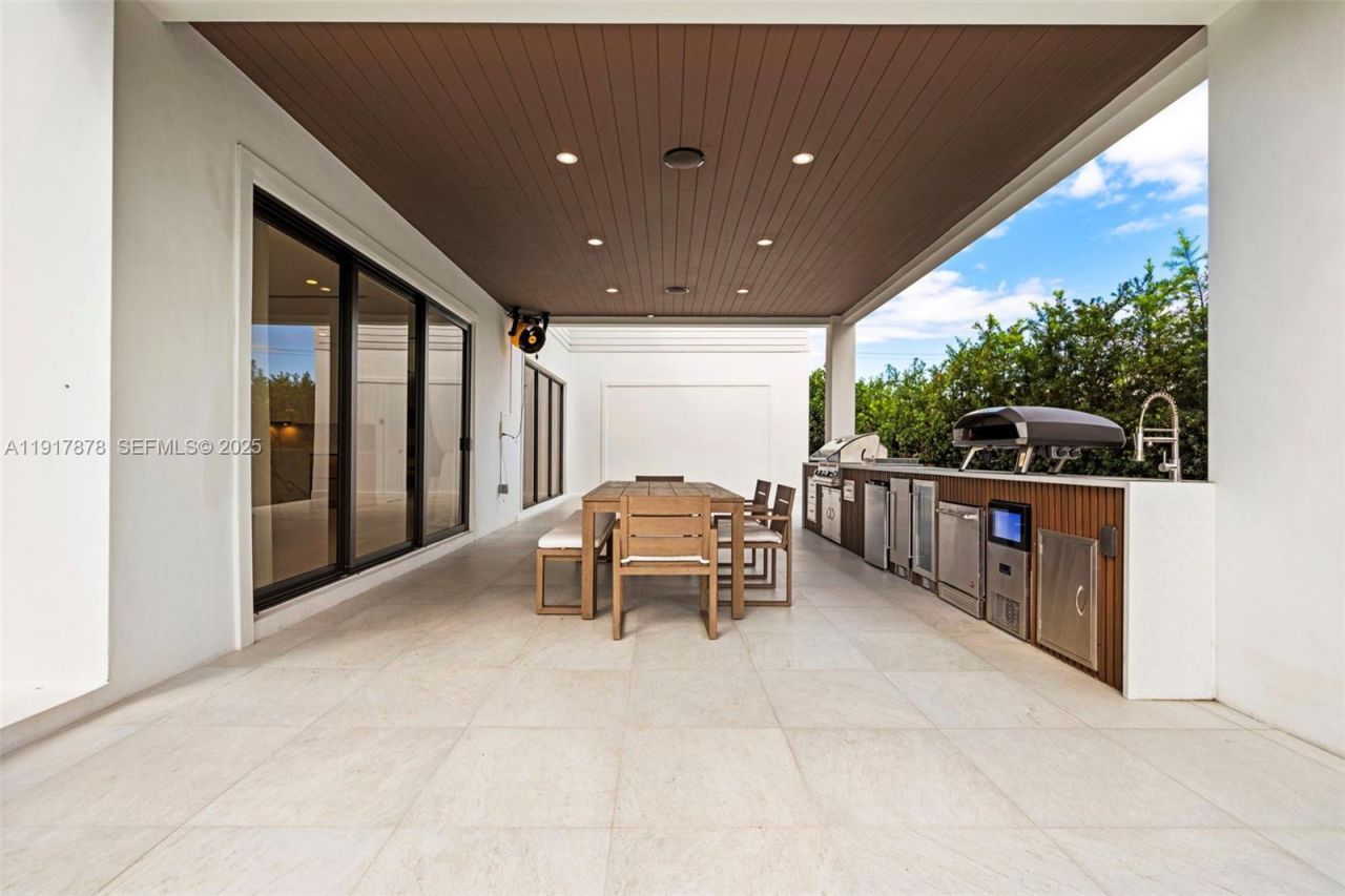 710 + 700 S Shore Dr, Miami Beach, FL 33141 Photo