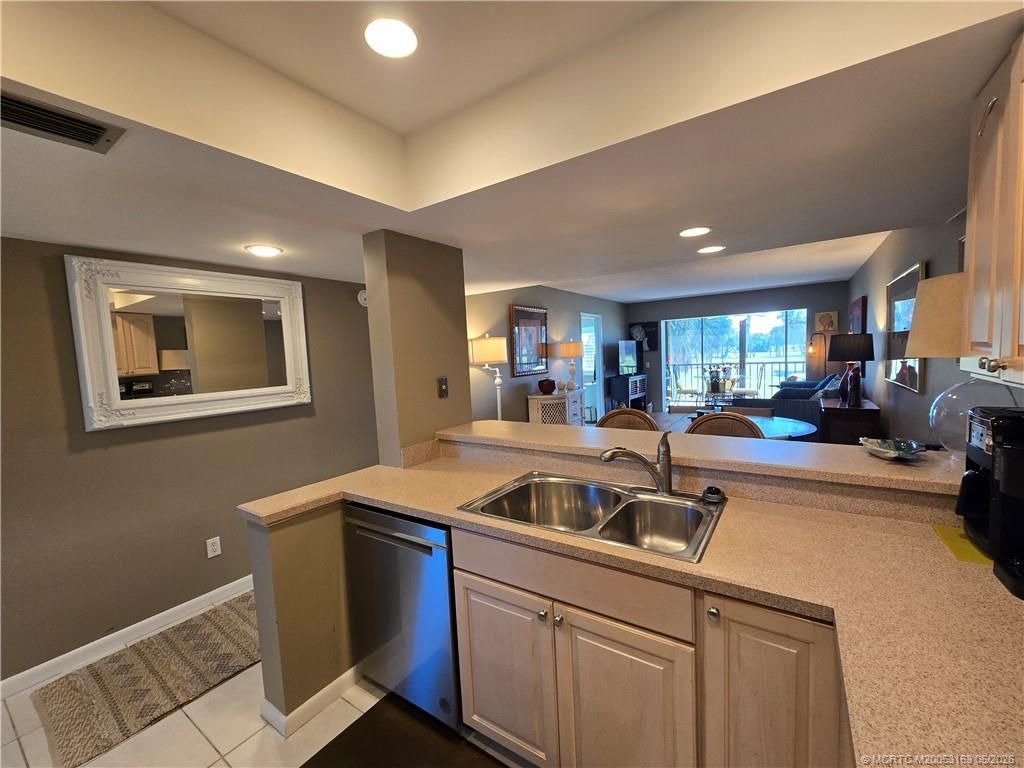 5564 NE Gulfstream Way, Stuart, FL 34996 Photo