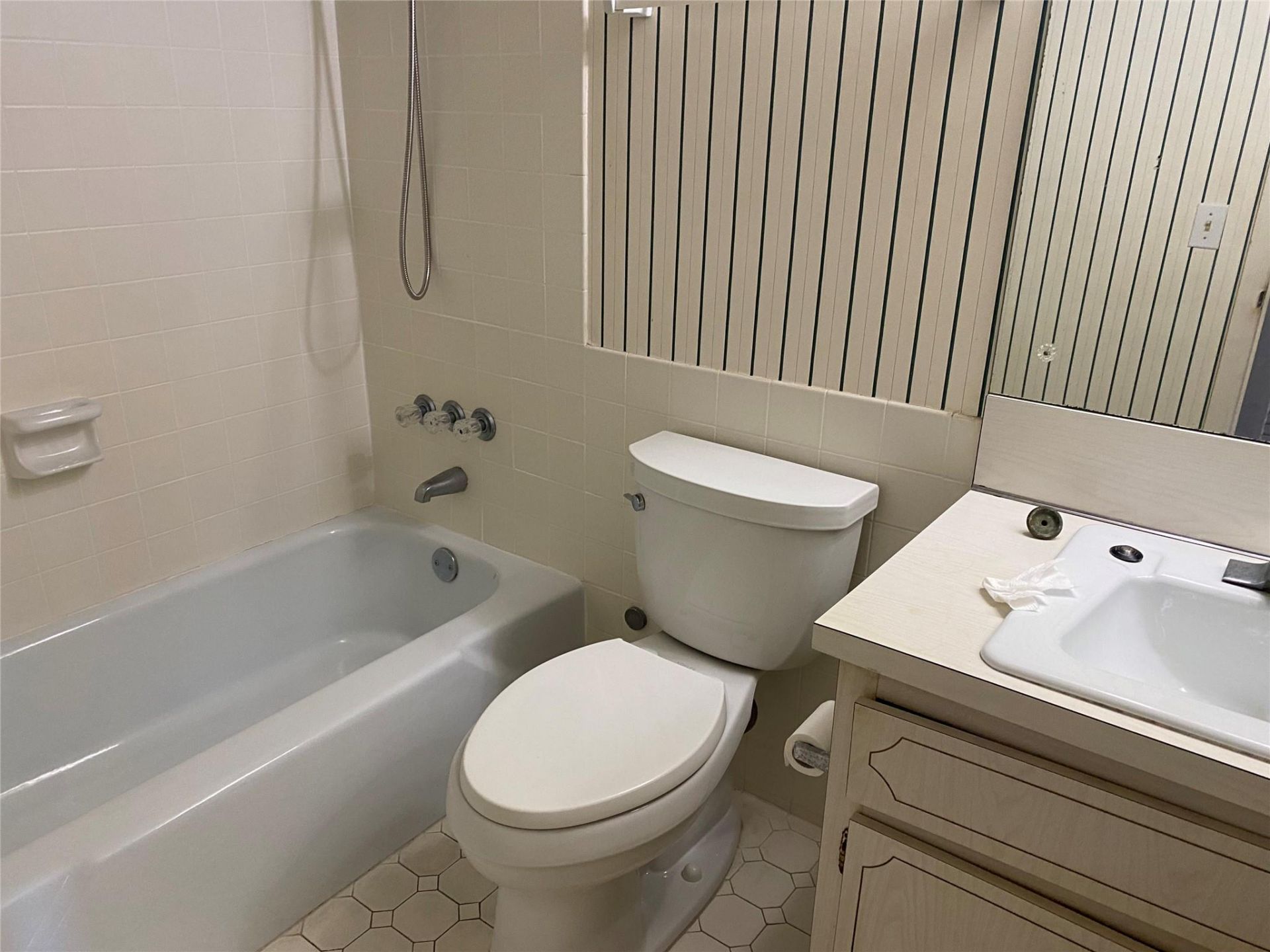 305 N Pompano Beach Boulevard, Unit 1511, Pompano Beach, FL 33062 Photo