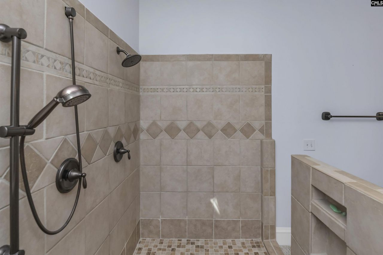 211 Cutters Cove Court  Photo 33