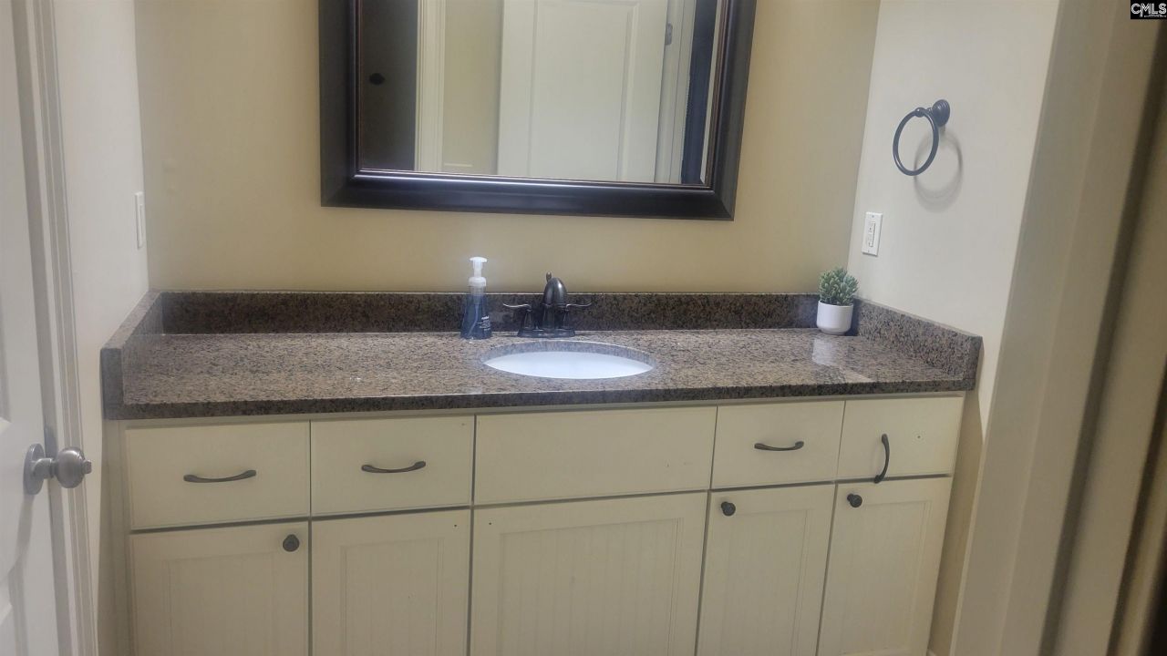 211 Cutters Cove Court  Photo 36