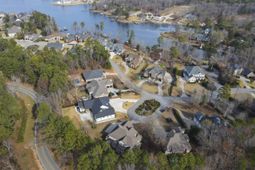 211 Cutters Cove Court  photo 4