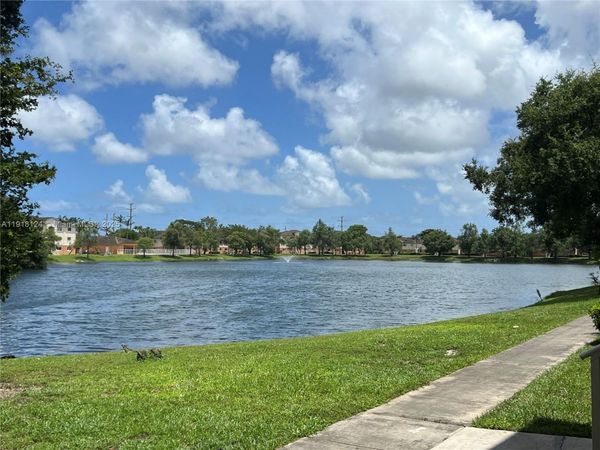 3690 N 56th Ave, Unit 916, Hollywood, FL 33021