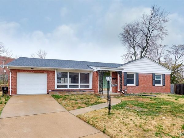 8637 Mayflower Court, St Louis, MO 63132