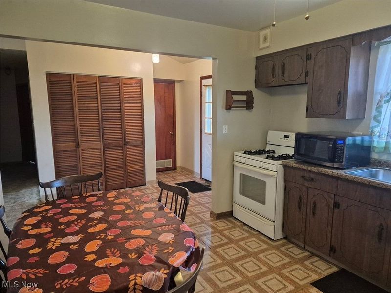 27604 Royalton Road, Columbia Station, OH 44028 Photo 10