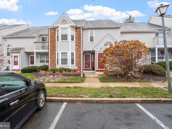 48 PINEWOOD DRIVE, HAMILTON, NJ 08690