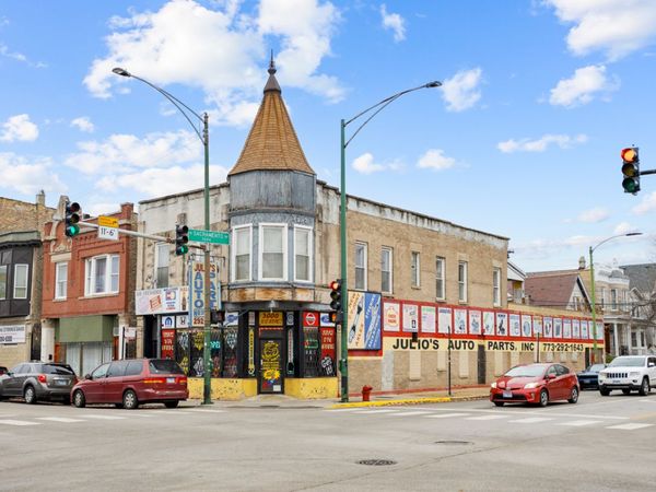 3000 W Diversey Avenue, Chicago, IL 60647