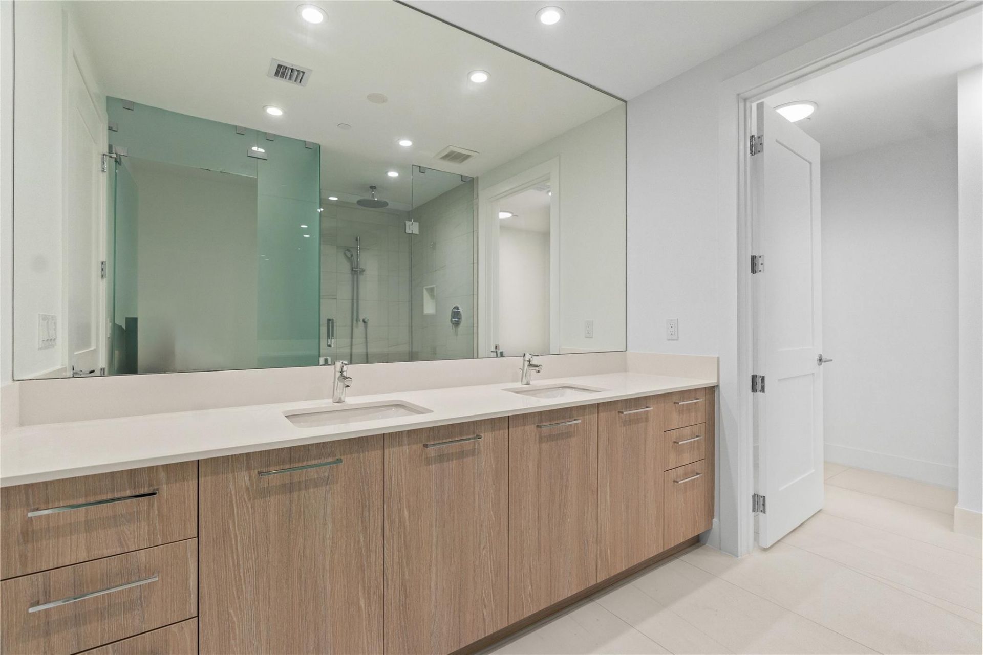 151 N Seabreeze Boulevard, Unit 1103-E, Fort Lauderdale, FL 33304 Photo