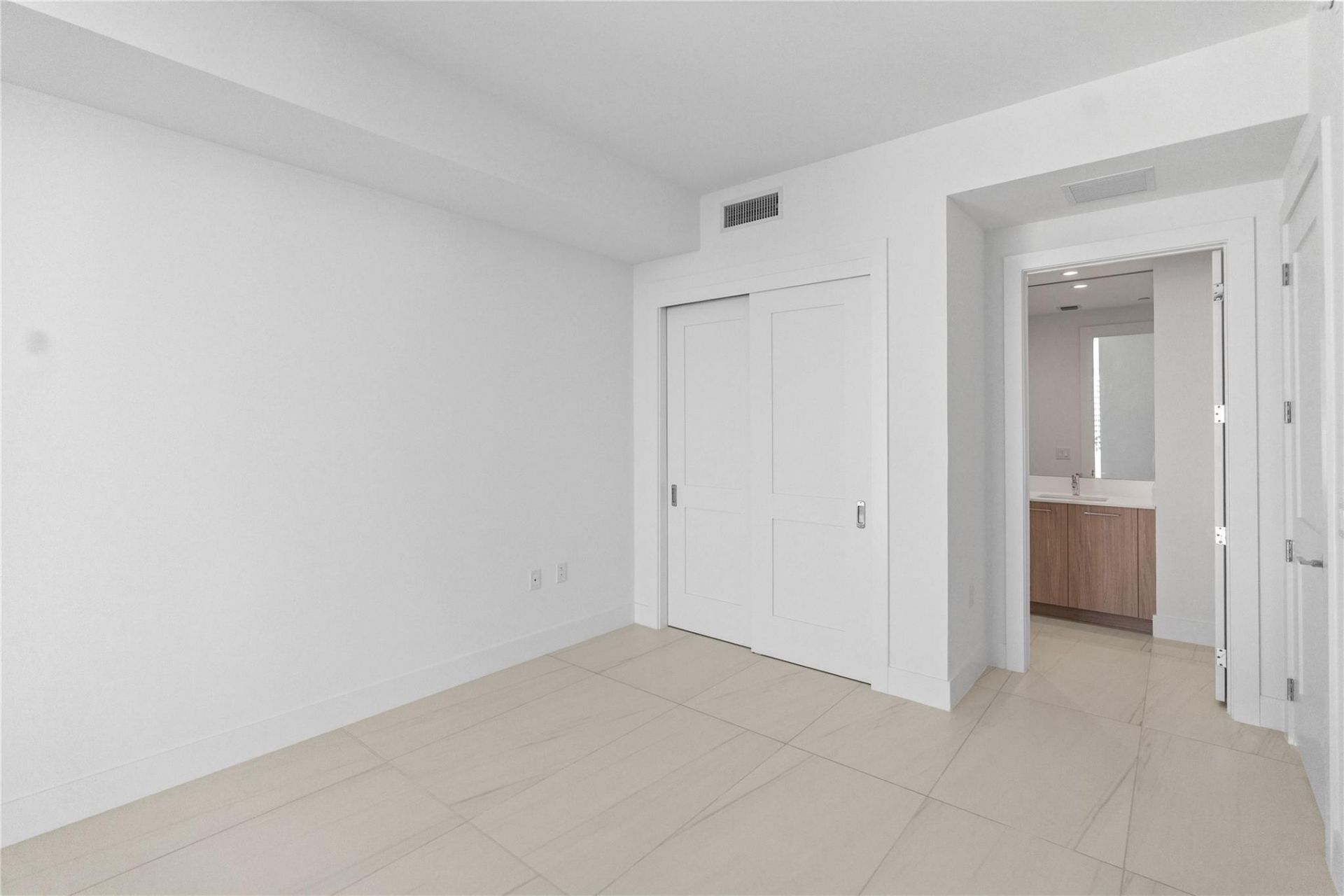 151 N Seabreeze Boulevard, Unit 1103-E, Fort Lauderdale, FL 33304 Photo
