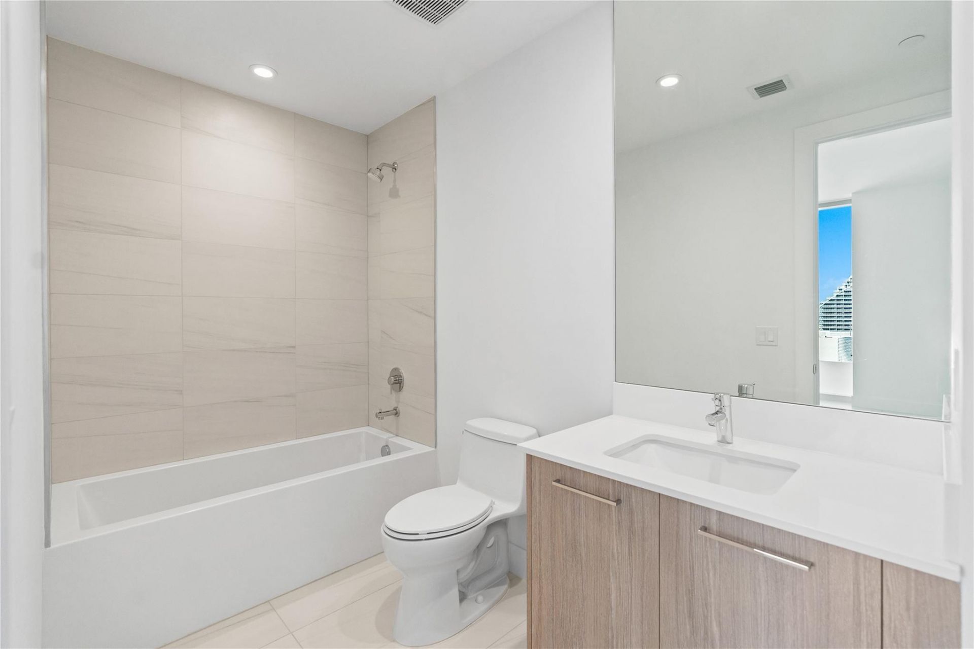 151 N Seabreeze Boulevard, Unit 1103-E, Fort Lauderdale, FL 33304 Photo