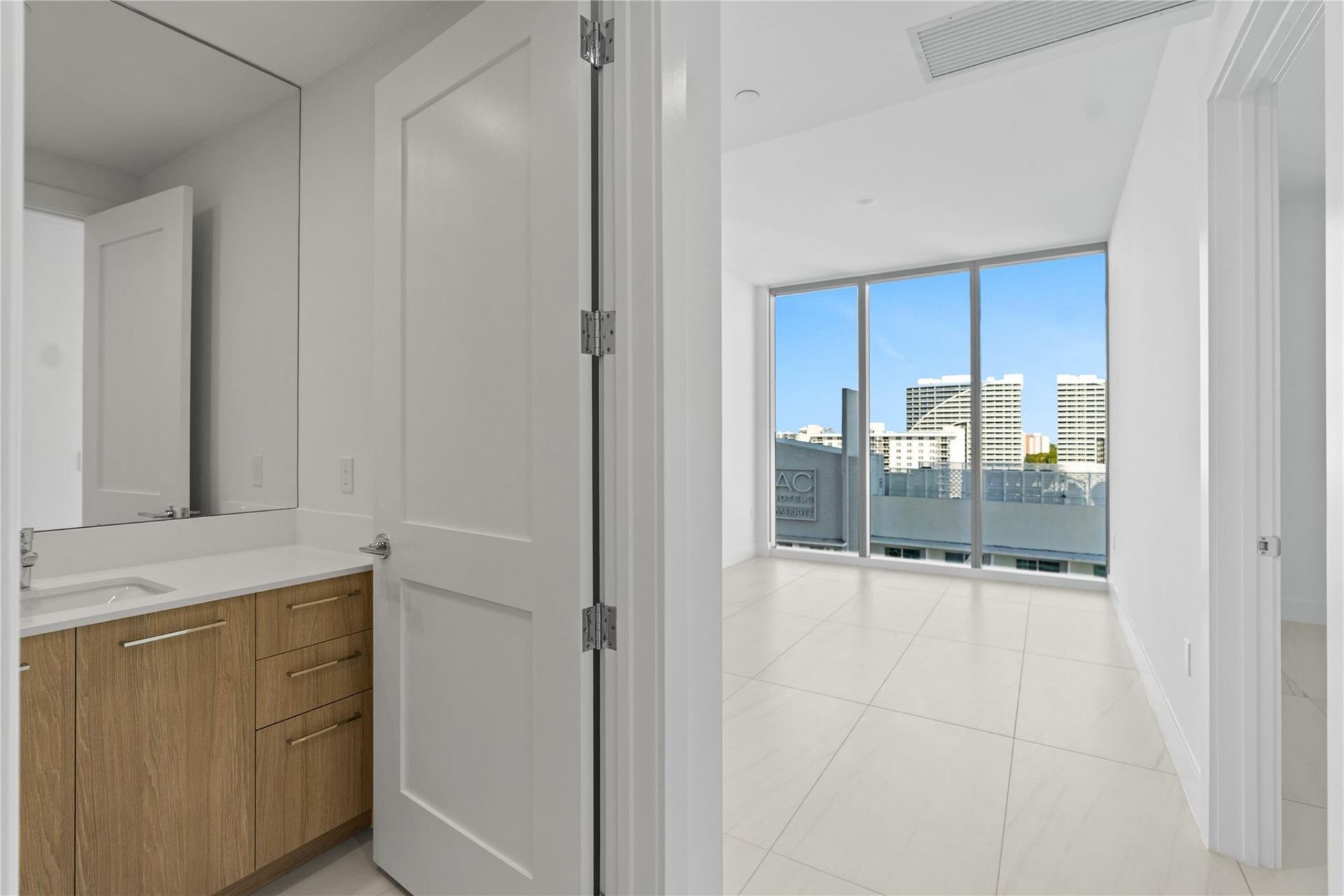 151 N Seabreeze Boulevard, Unit 1103-E, Fort Lauderdale, FL 33304 Photo