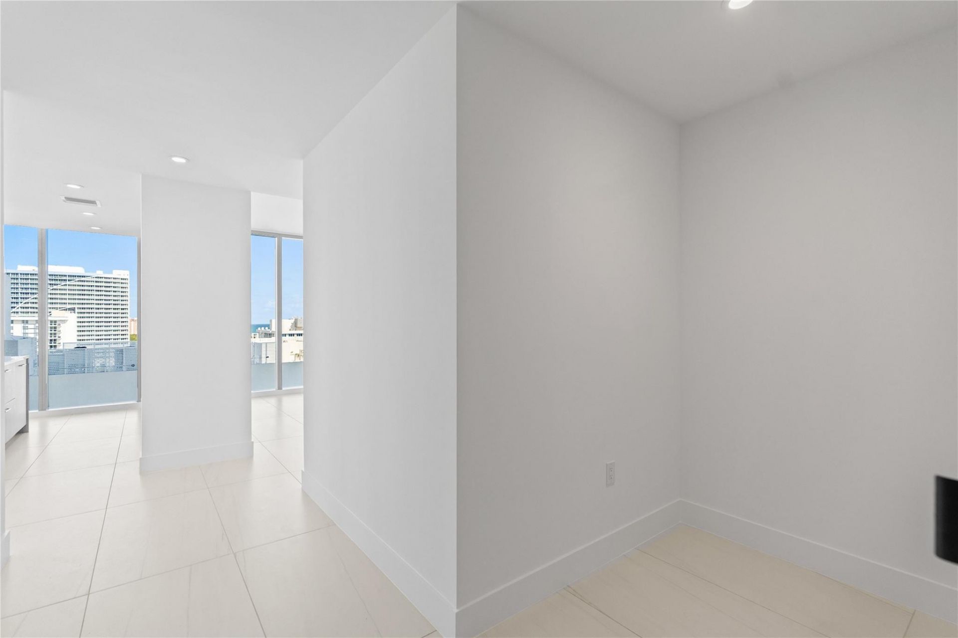 151 N Seabreeze Boulevard, Unit 1103-E, Fort Lauderdale, FL 33304 Photo