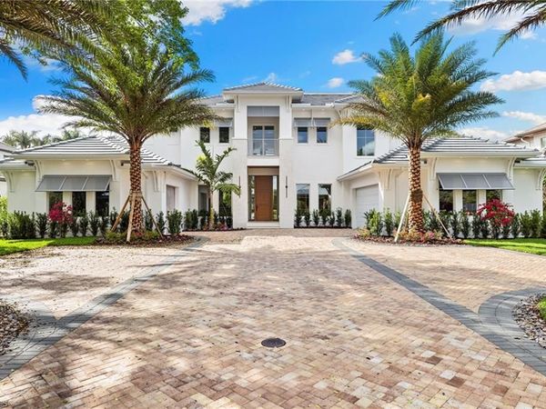 1985 Crayton RD, NAPLES, FL 34102