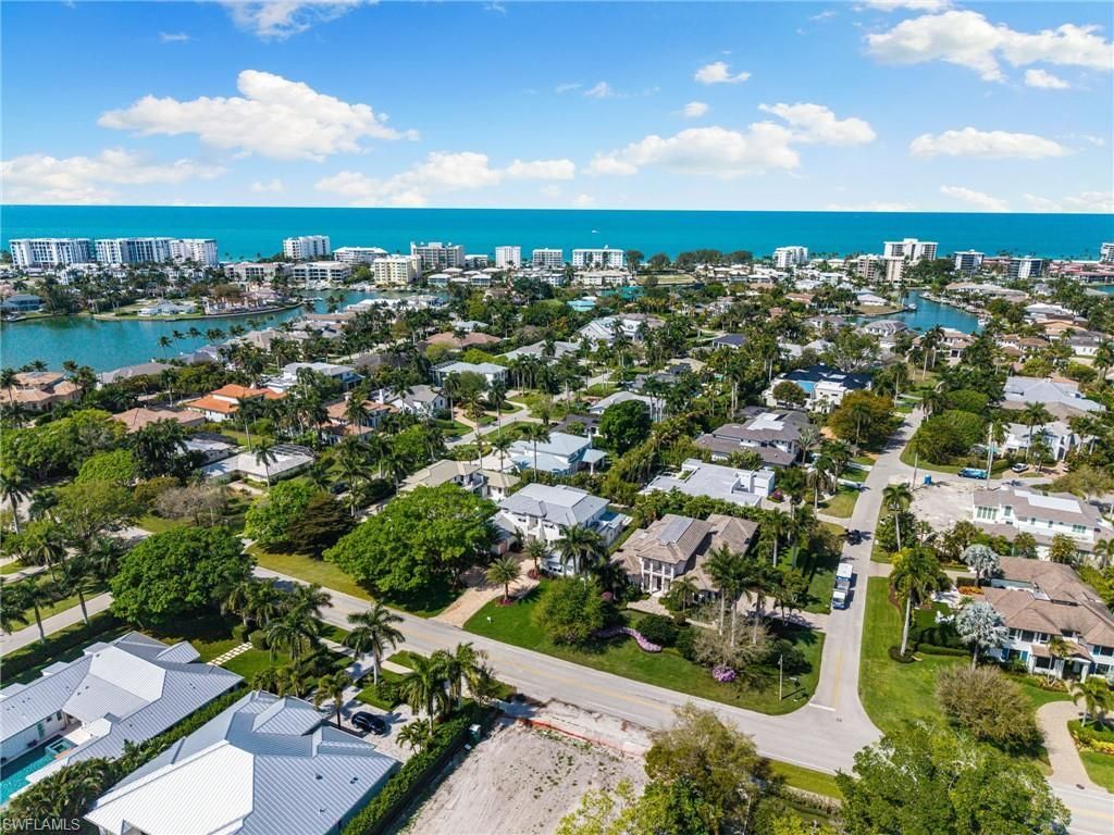 1985 Crayton Rd, Naples, FL 34102 Photo