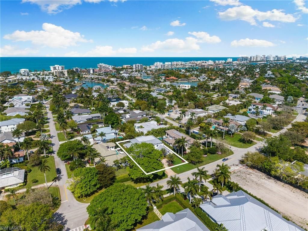 1985 Crayton Rd, Naples, FL 34102 Photo