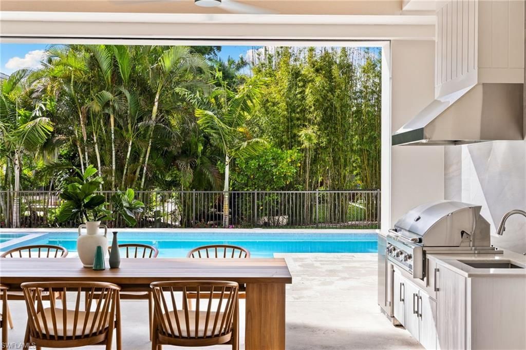 1985 Crayton Rd, Naples, FL 34102 Photo