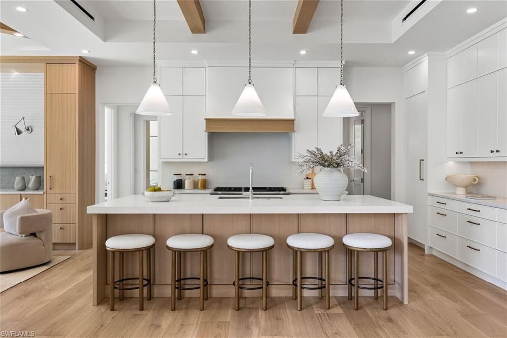 1985 Crayton Rd, Naples, FL 34102 Photo