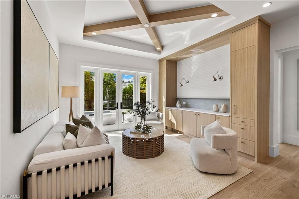 1985 Crayton Rd, Naples, FL 34102 Photo