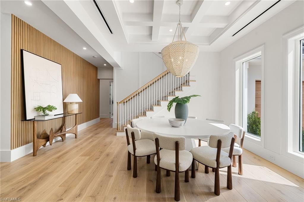 1985 Crayton Rd, Naples, FL 34102 Photo