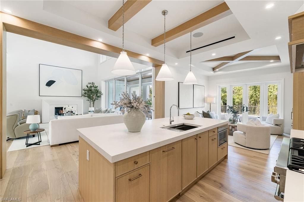 1985 Crayton Rd, Naples, FL 34102 Photo