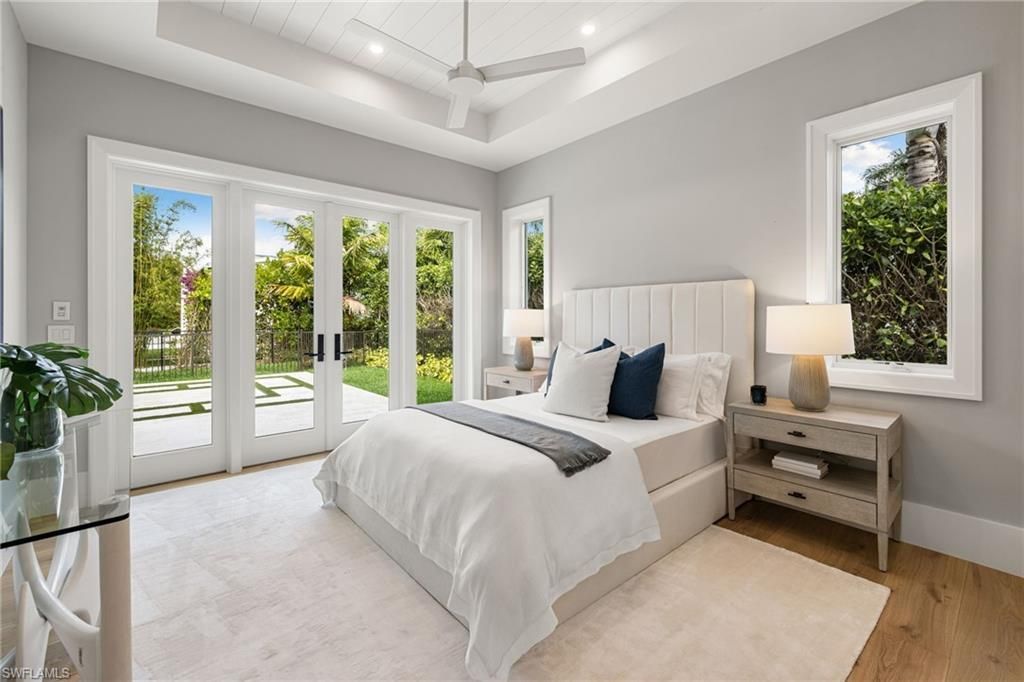 1985 Crayton Rd, Naples, FL 34102 Photo