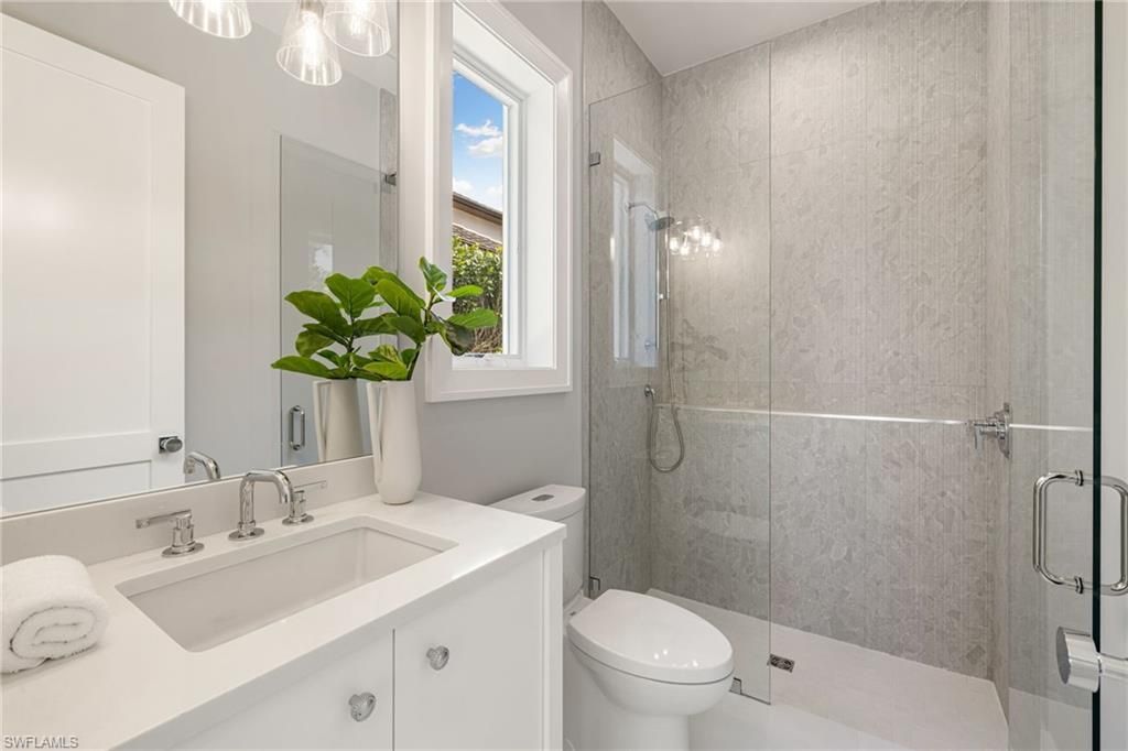 1985 Crayton Rd, Naples, FL 34102 Photo