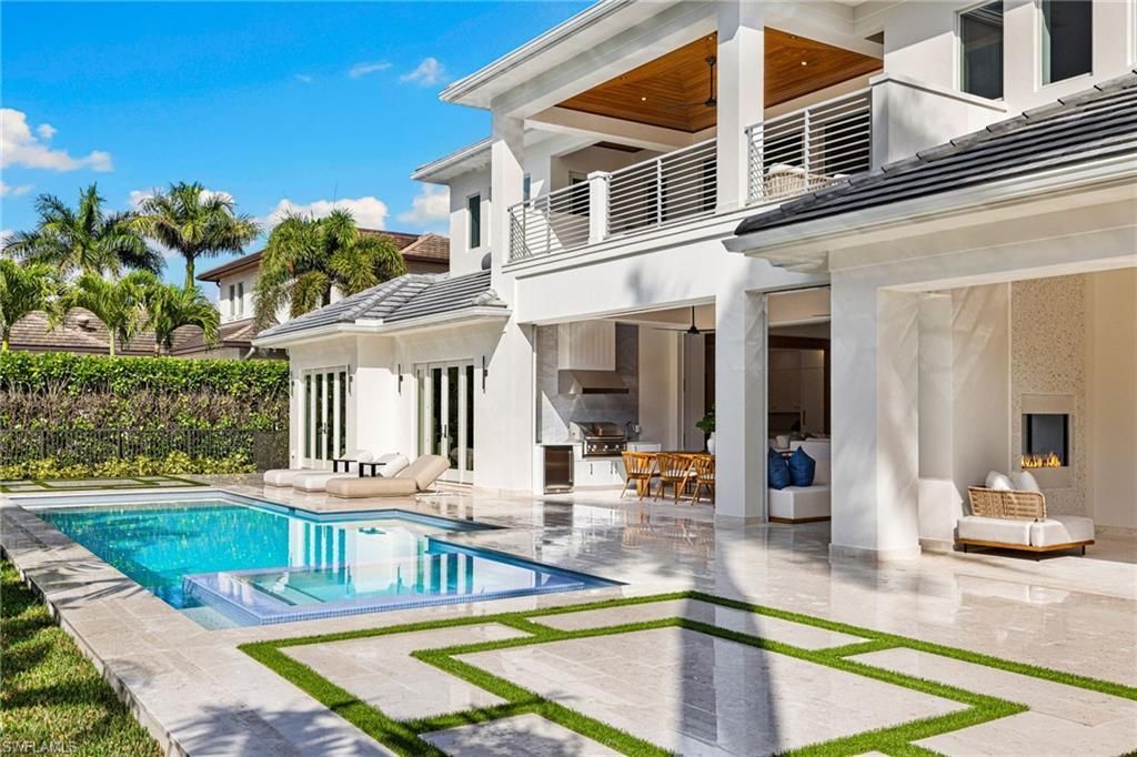 1985 Crayton Rd, Naples, FL 34102 Photo