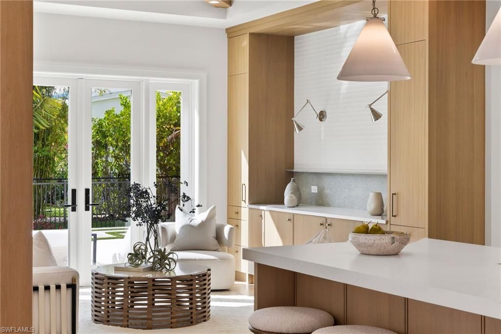 1985 Crayton Rd, Naples, FL 34102 Photo