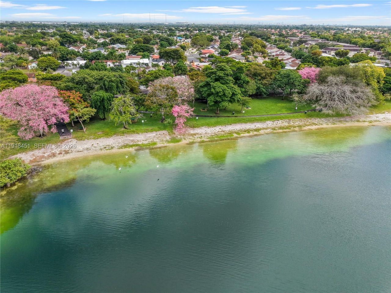 19494 NW 61st Ave, Hialeah, FL 33015 Photo