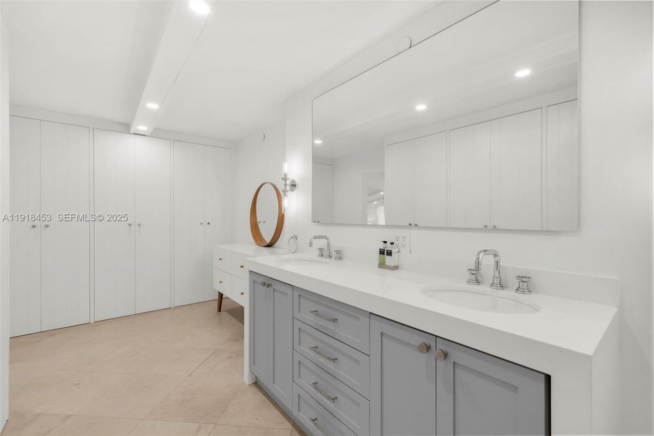 605 Ocean Dr, Unit 2L, Key Biscayne, FL 33149 Photo