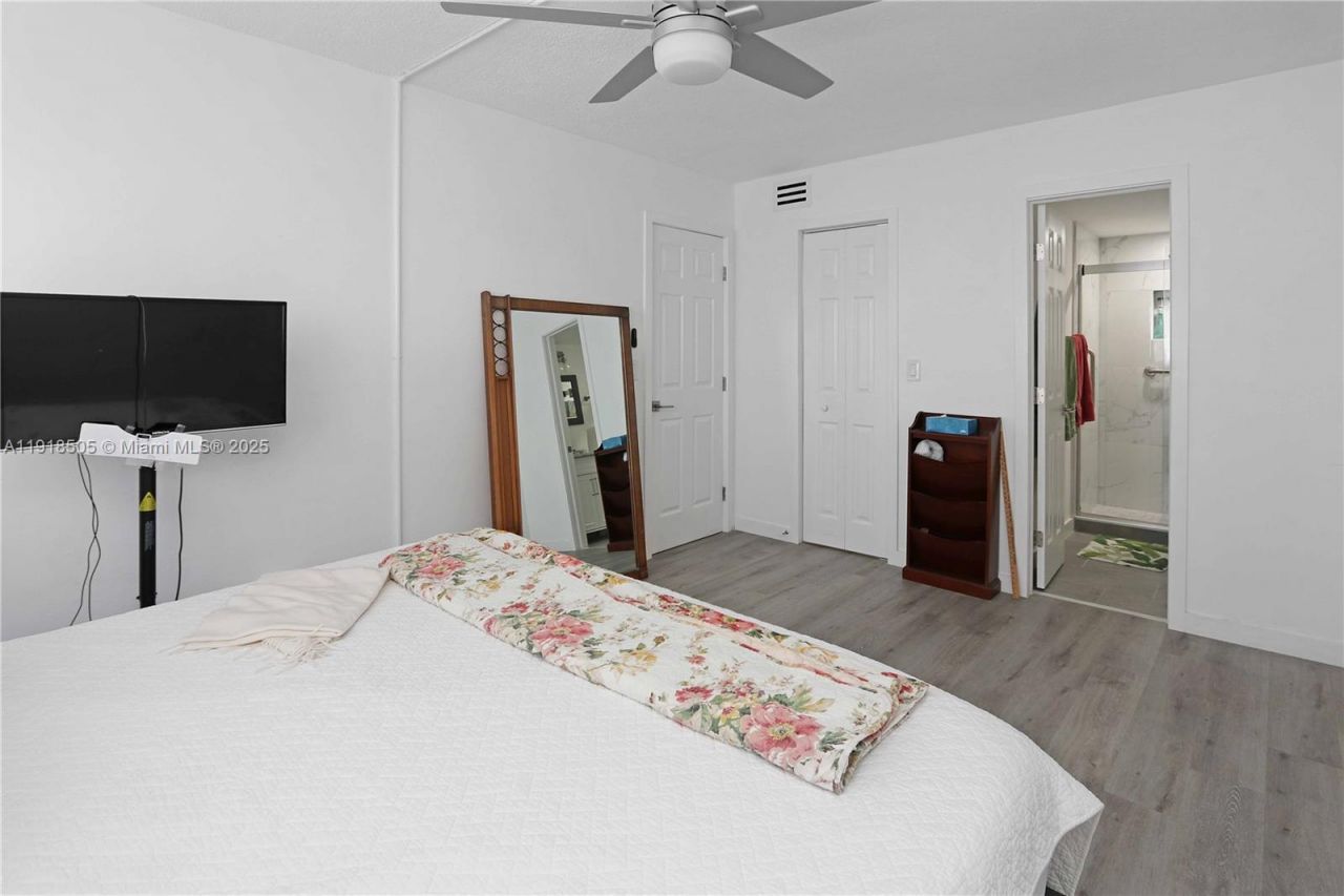 580 Egret Dr, Unit 124, Hallandale Beach, FL 33009 Photo